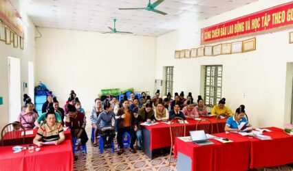 Từ lớp học đến cuộc sống: Phụ nữ vùng cao học cách làm chủ đồng tiền